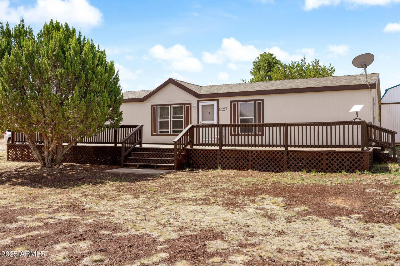 8527 Lyzniack Pl., Show Low, AZ 85901