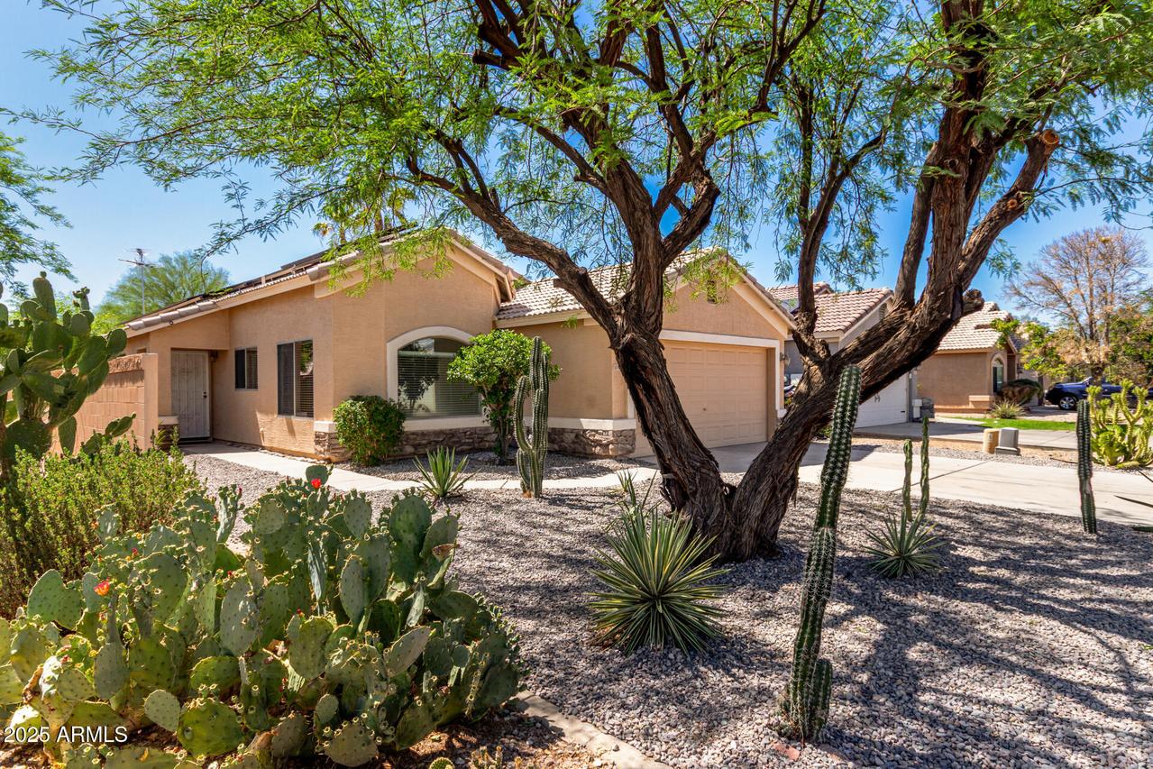 41598 N Ranch Dr., San Tan Valley, AZ 85140