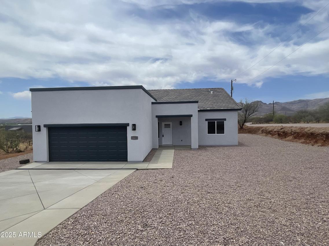 1825 Via Nueva Zelandia, Rio Rico, AZ 85648