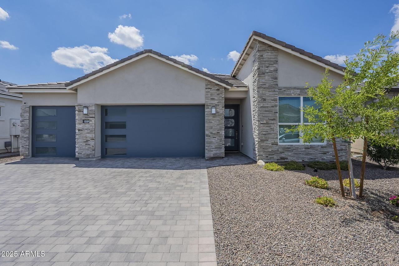 10509 W Harmony Ln., Peoria, AZ 85382