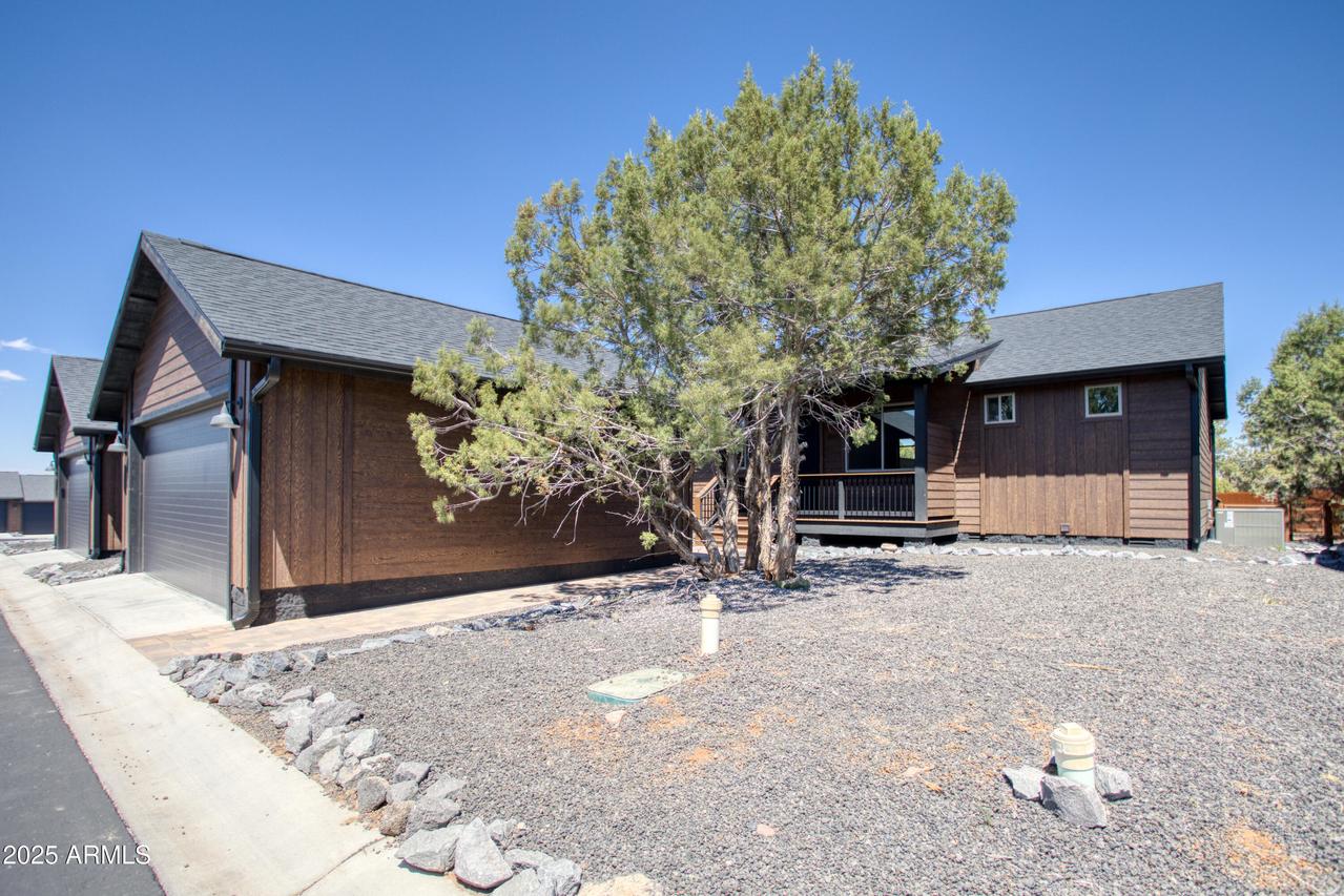 2071 N Bison Pass Ct., Show Low, AZ 85901