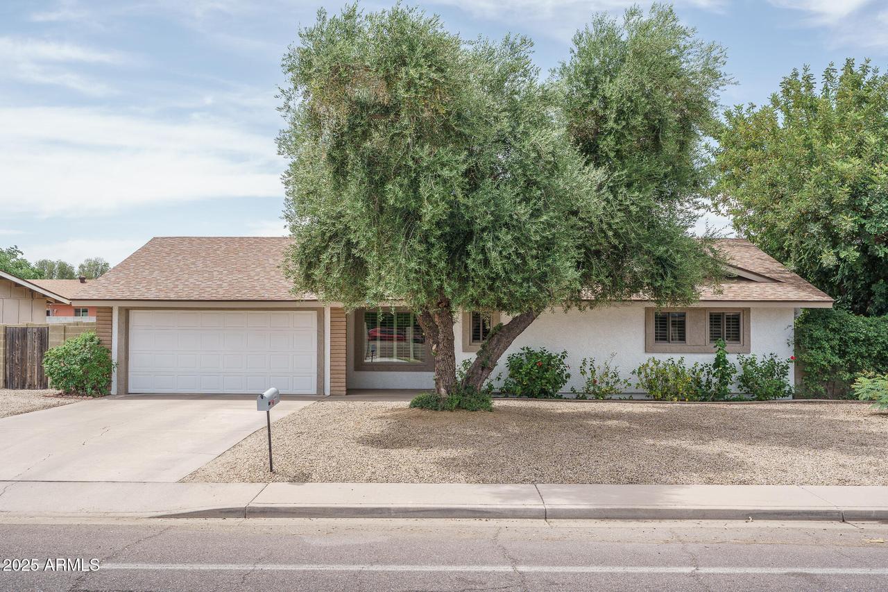 4443 W Acoma Dr., Glendale, AZ 85306