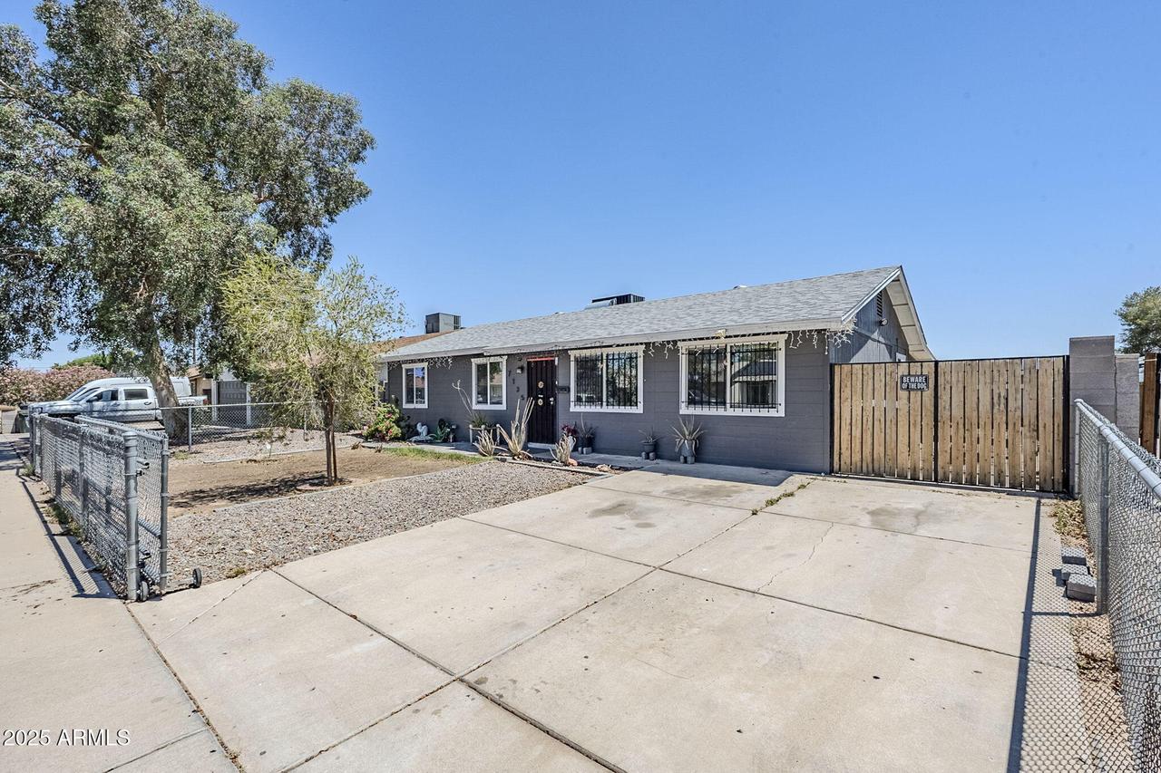 7135 W Flower St., Phoenix, AZ 85033