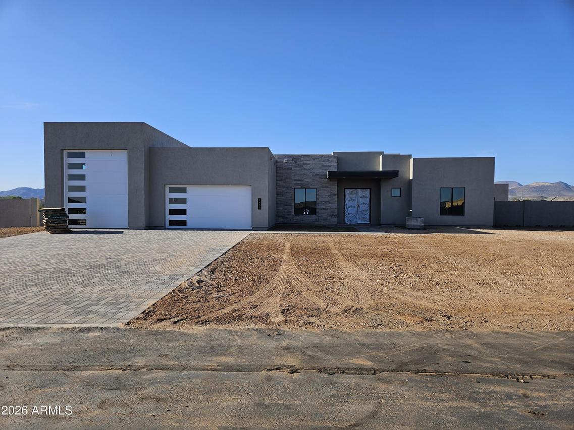 1850 E Creek Canyon Rd., Phoenix, AZ 85086