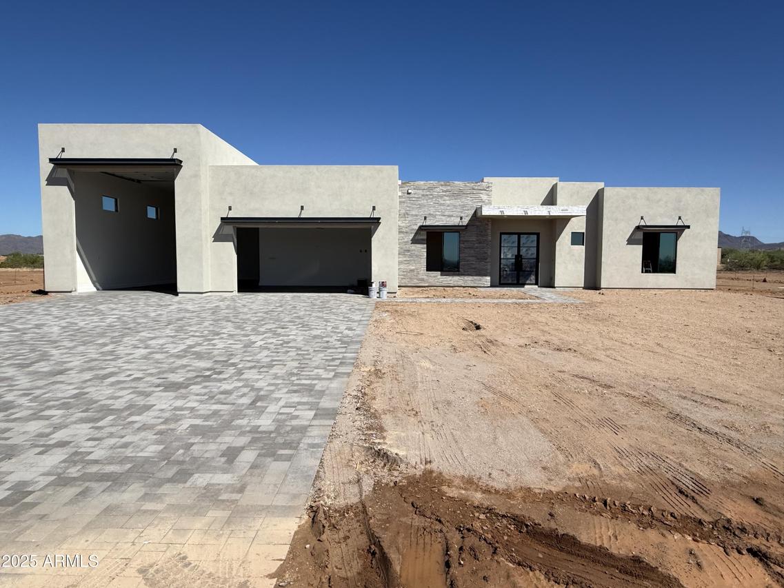 1904 E Creek Canyon Rd., Phoenix, AZ 85086