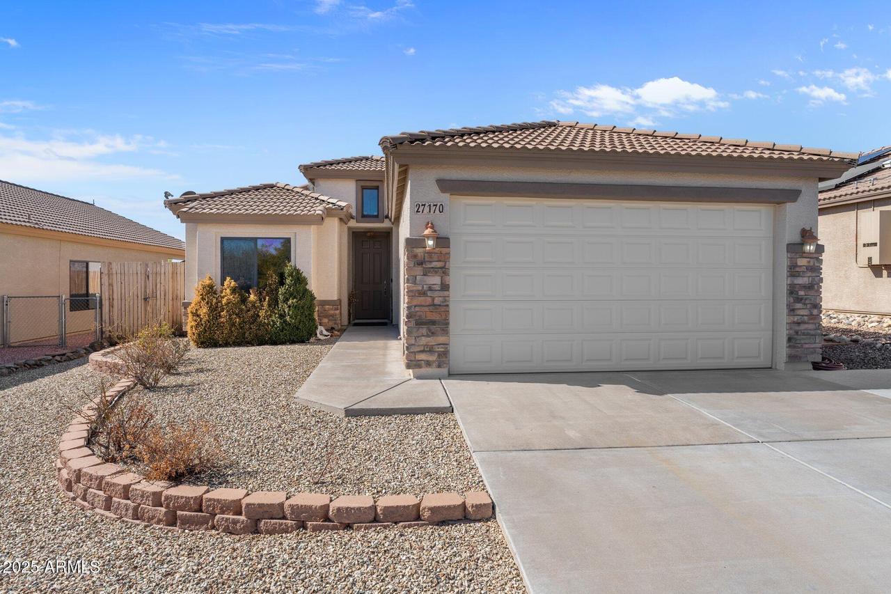 27170 S Bennett Way, Congress, AZ 85332