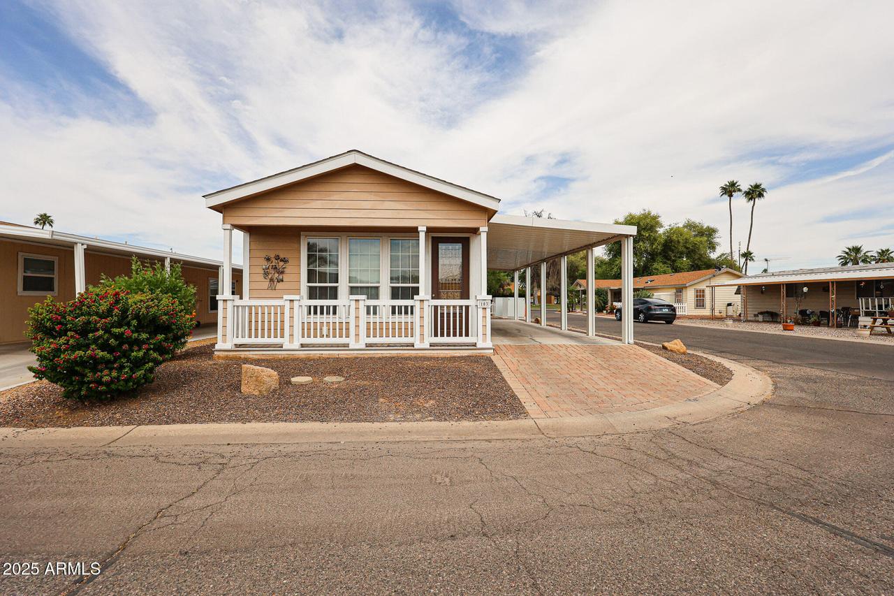 10960 N 67th Ave. #103-2, Glendale, AZ 85304