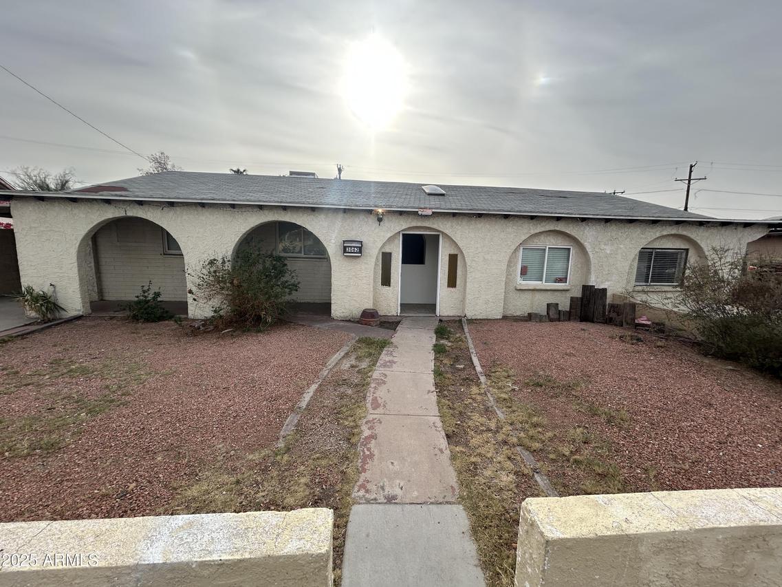3062 N 42nd Ave., Phoenix, AZ 85019