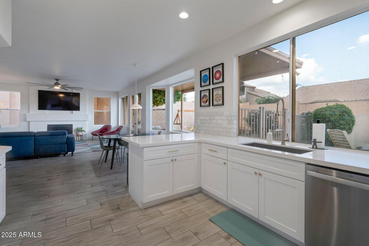 15421 S 16th Dr., Phoenix, AZ 85045