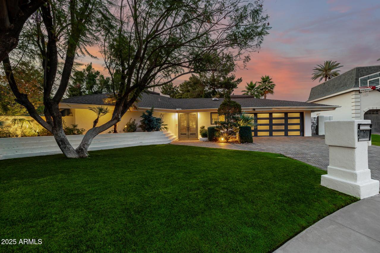 26 W Morten Ave., Phoenix, AZ 85021