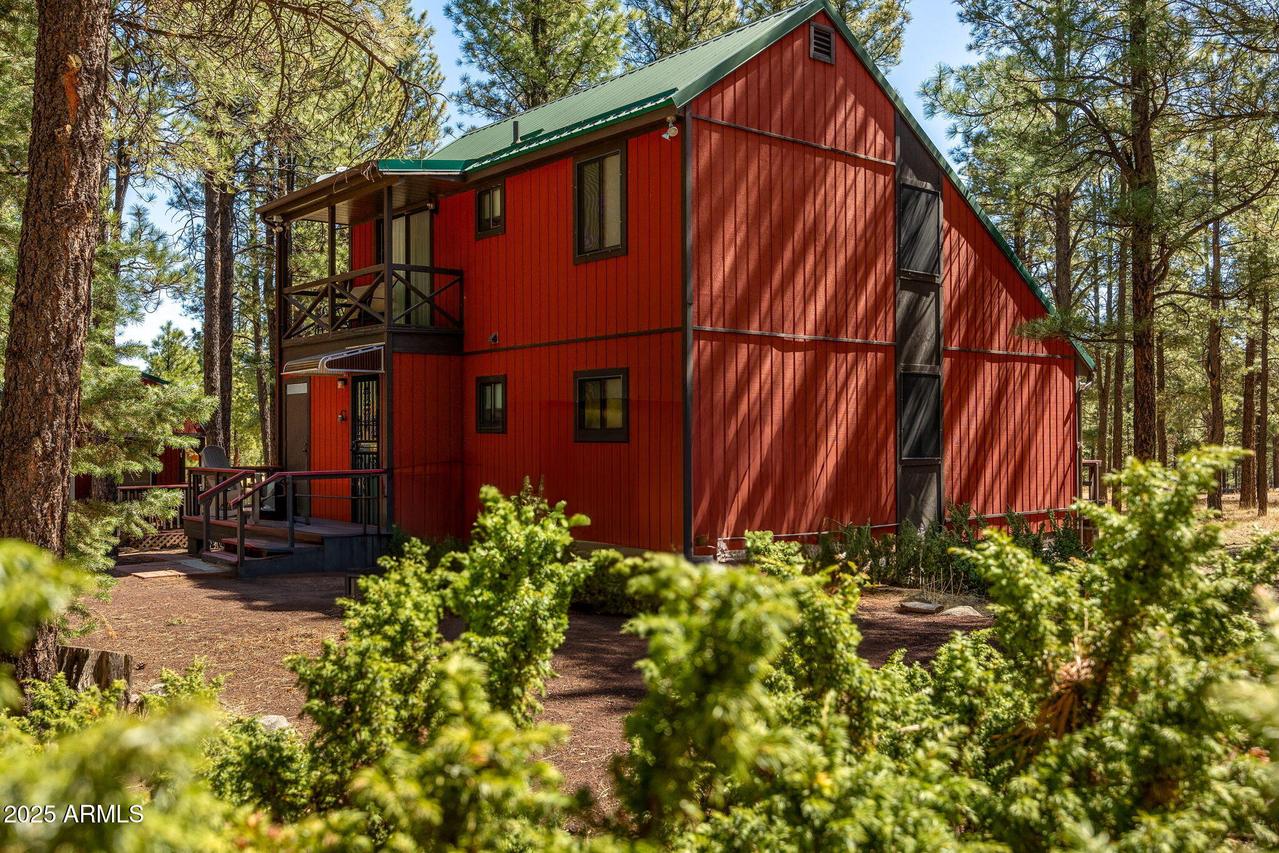 11 N County Road N1030 St., Greer, AZ 85927