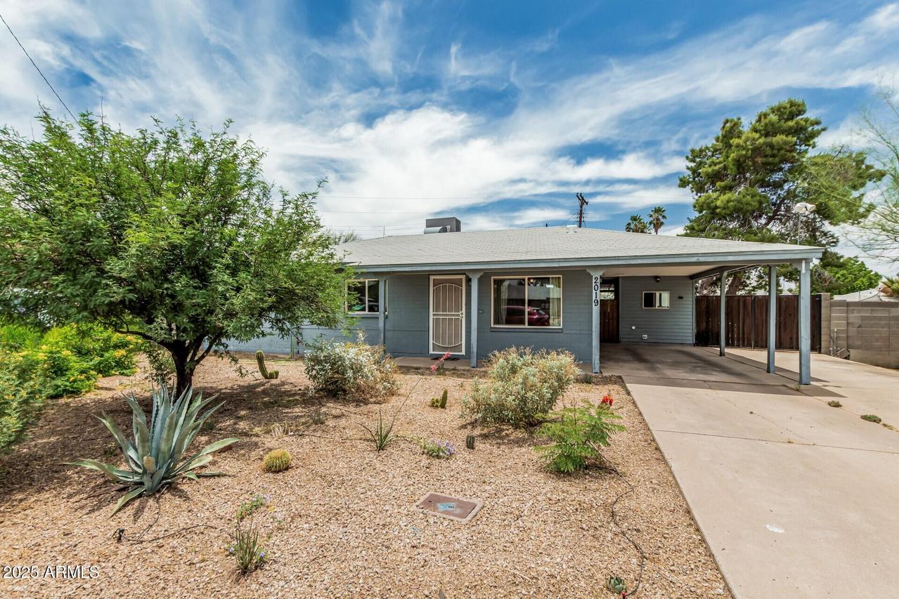 2019 W Stella Ln., Phoenix, AZ 85015