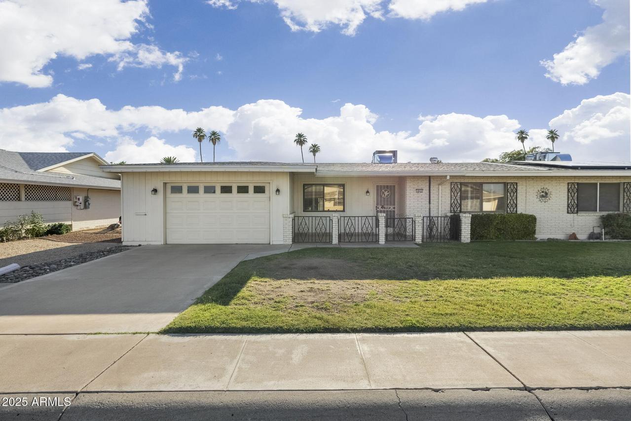 10222 N 105th Dr., Sun City, AZ 85351