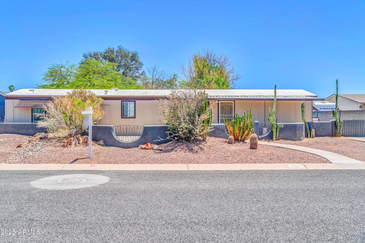 6921 W Wanda Lynn Ln., Peoria, AZ 85382