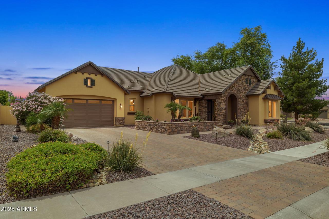 7587 W Quail Ave., Glendale, AZ 85308