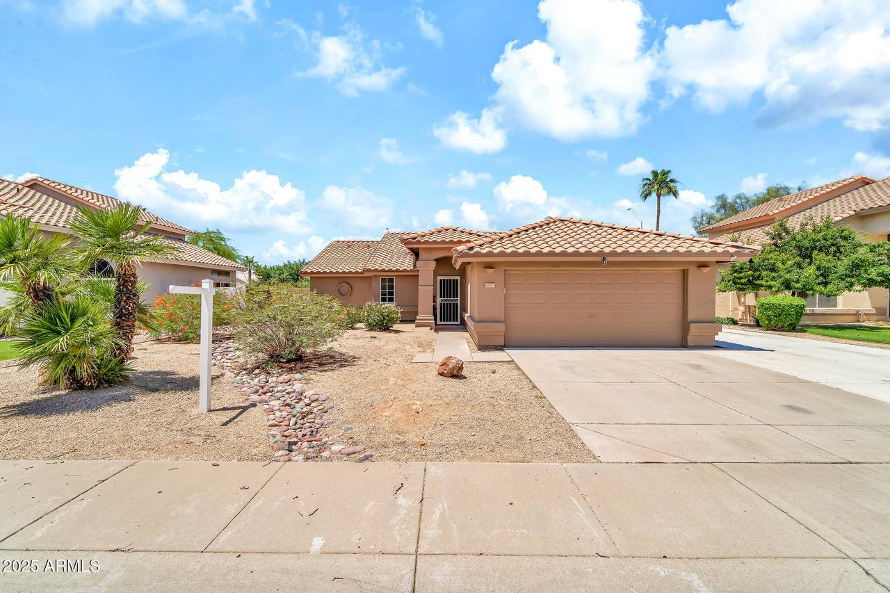 7214 W Crest Ln., Glendale, AZ 85310