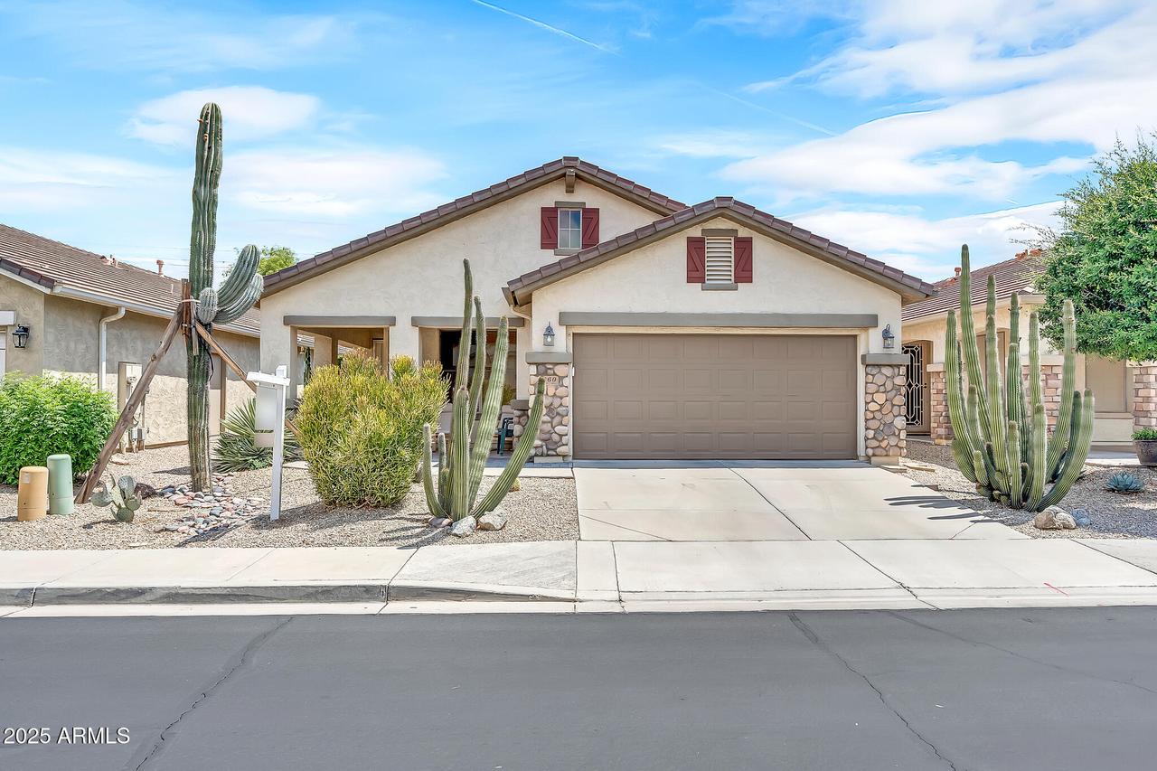 660 W Twin Peaks Pkwy., San Tan Valley, AZ 85143