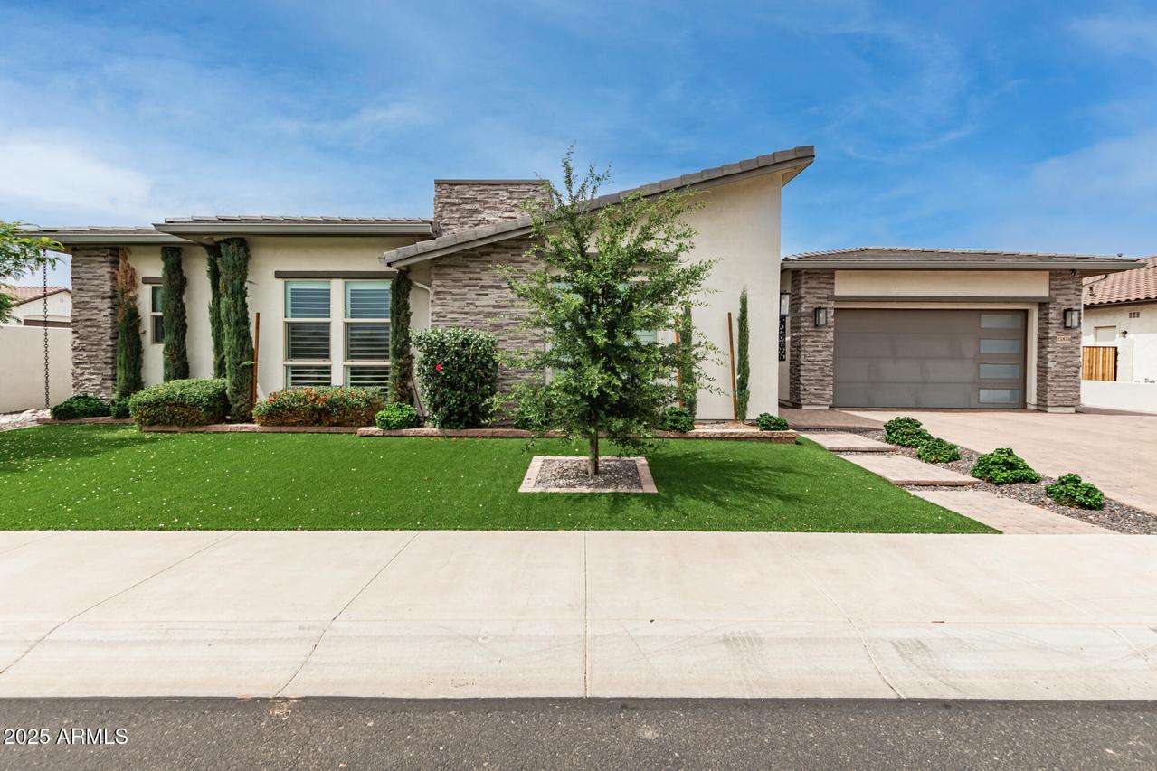 13850 W Weaver Ct., Litchfield Park, AZ 85340