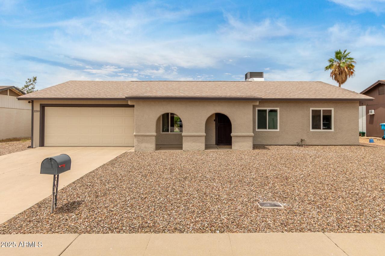 2210 W Tonto Ln., Phoenix, AZ 85027
