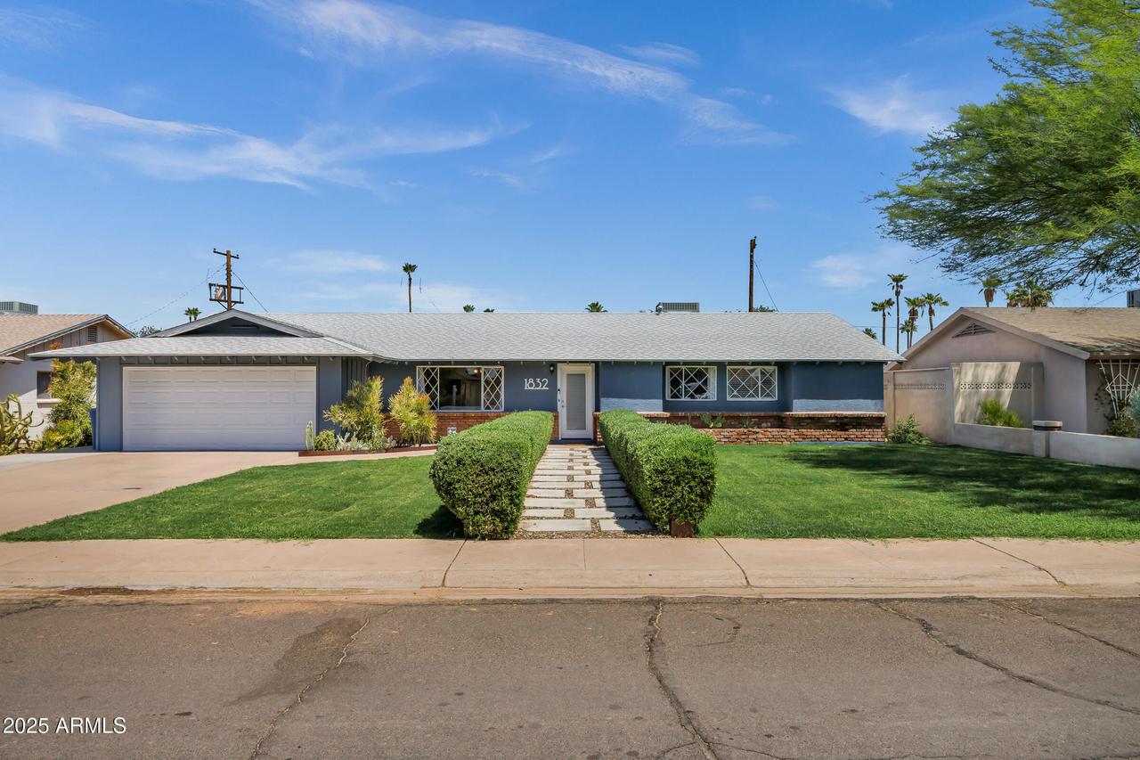1832 E Concorda Dr., Tempe, AZ 85282