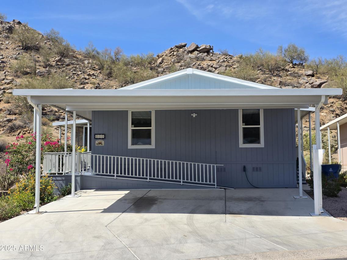 2233 E Behrend Dr. #203, Phoenix, AZ 85024