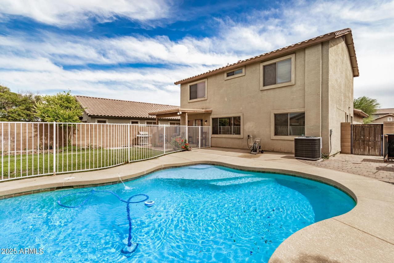 5220 W Desert Ln., Laveen, AZ 85339