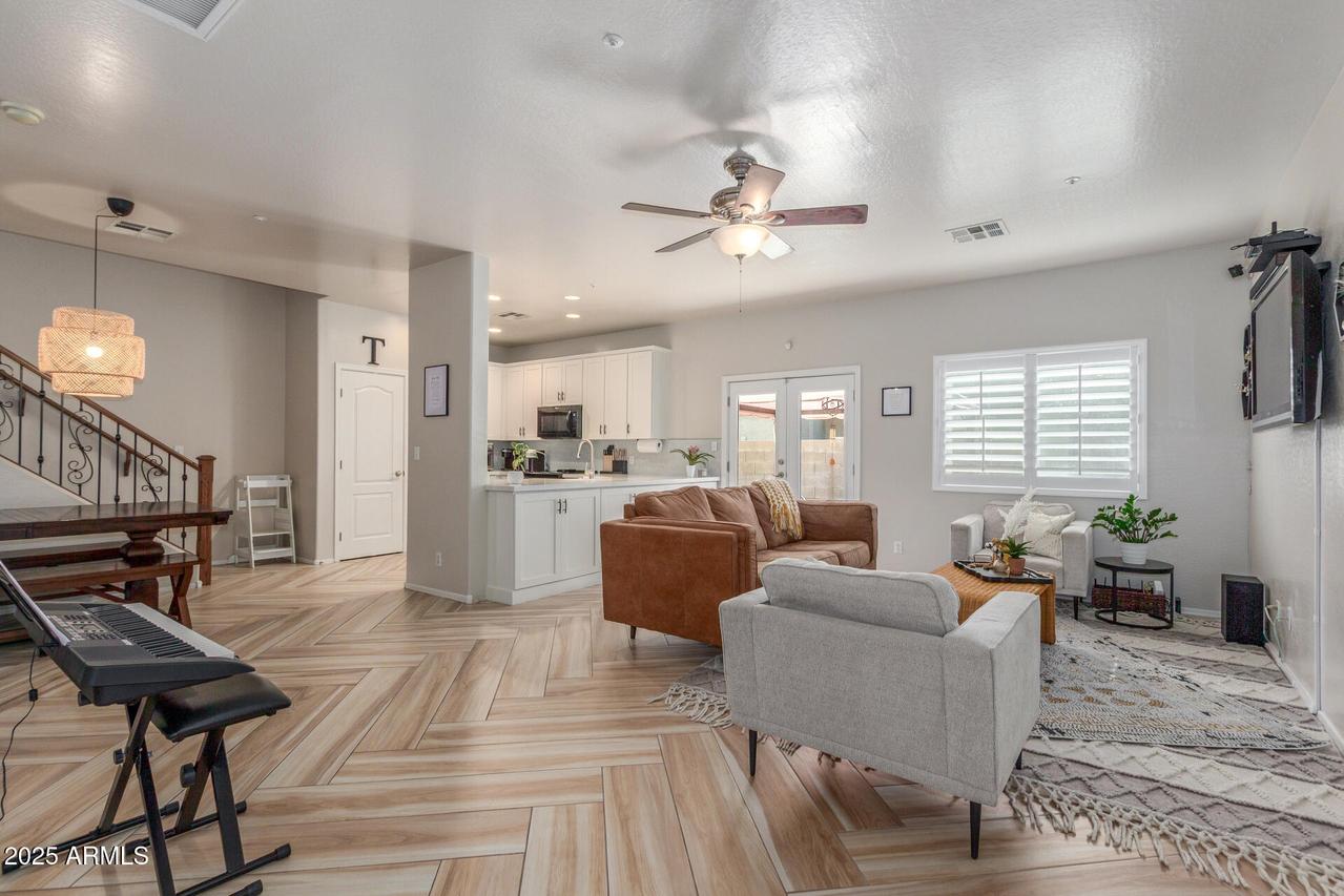 13540 N 87th Dr., Peoria, AZ 85381