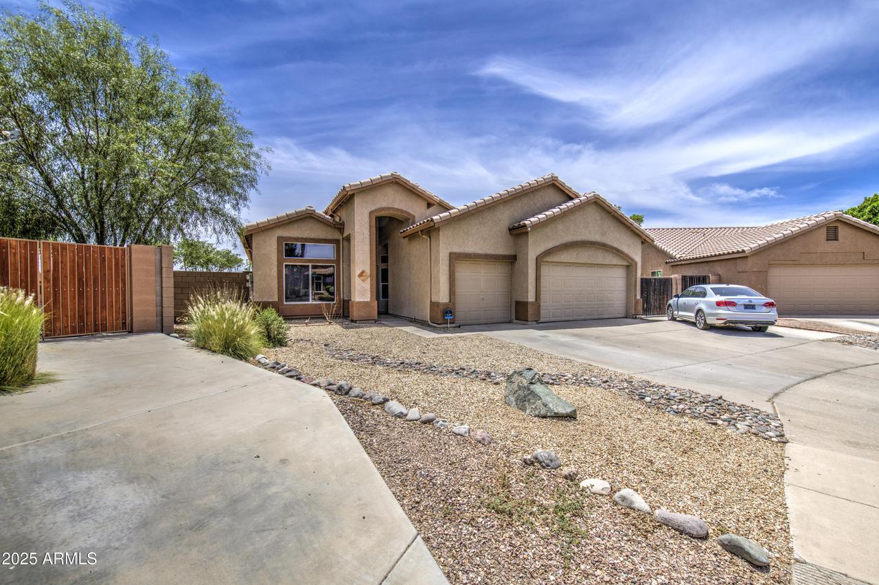 863 S Del Rancho, Mesa, AZ 85208