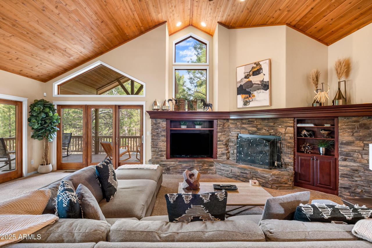 1018 N Amberwood St., Flagstaff, AZ 86004