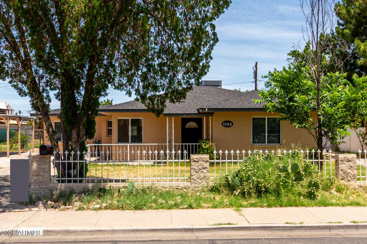 1134 W 2nd St., Mesa, AZ 85201