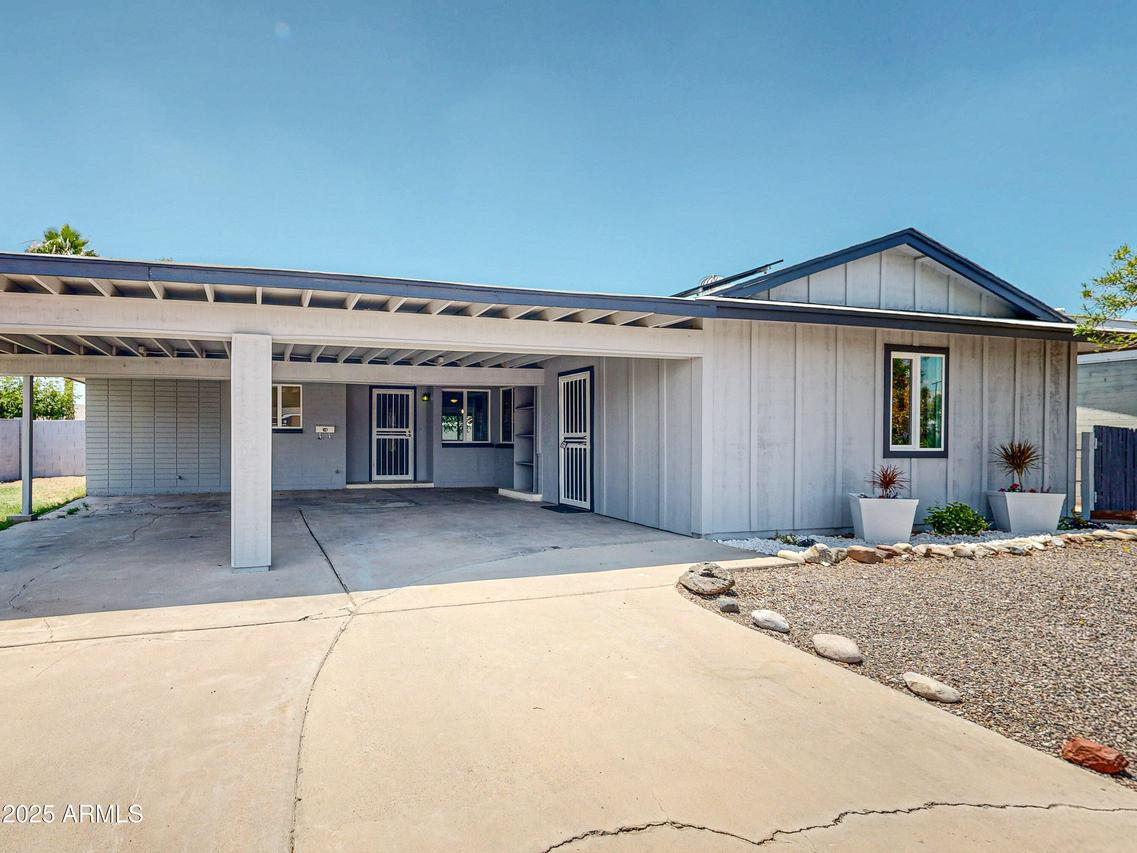 12832 N 111th Dr., Youngtown, AZ 85363