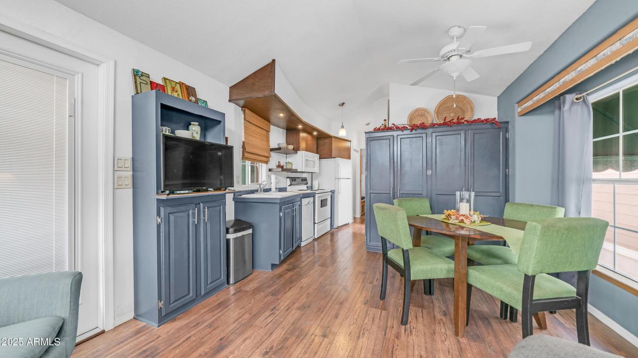 838 Aquamarine Dr., Apache Junction, AZ 85119