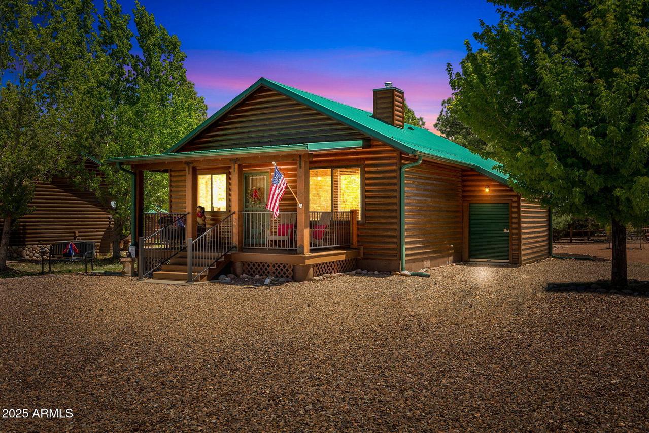 2649 Palomino Tr., Overgaard, AZ 85933