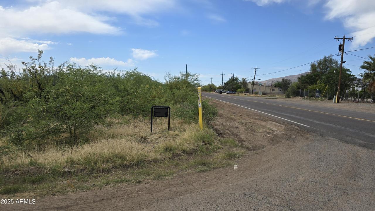 027XX N Eagle Eye Rd. #-, Aguila, AZ 85320