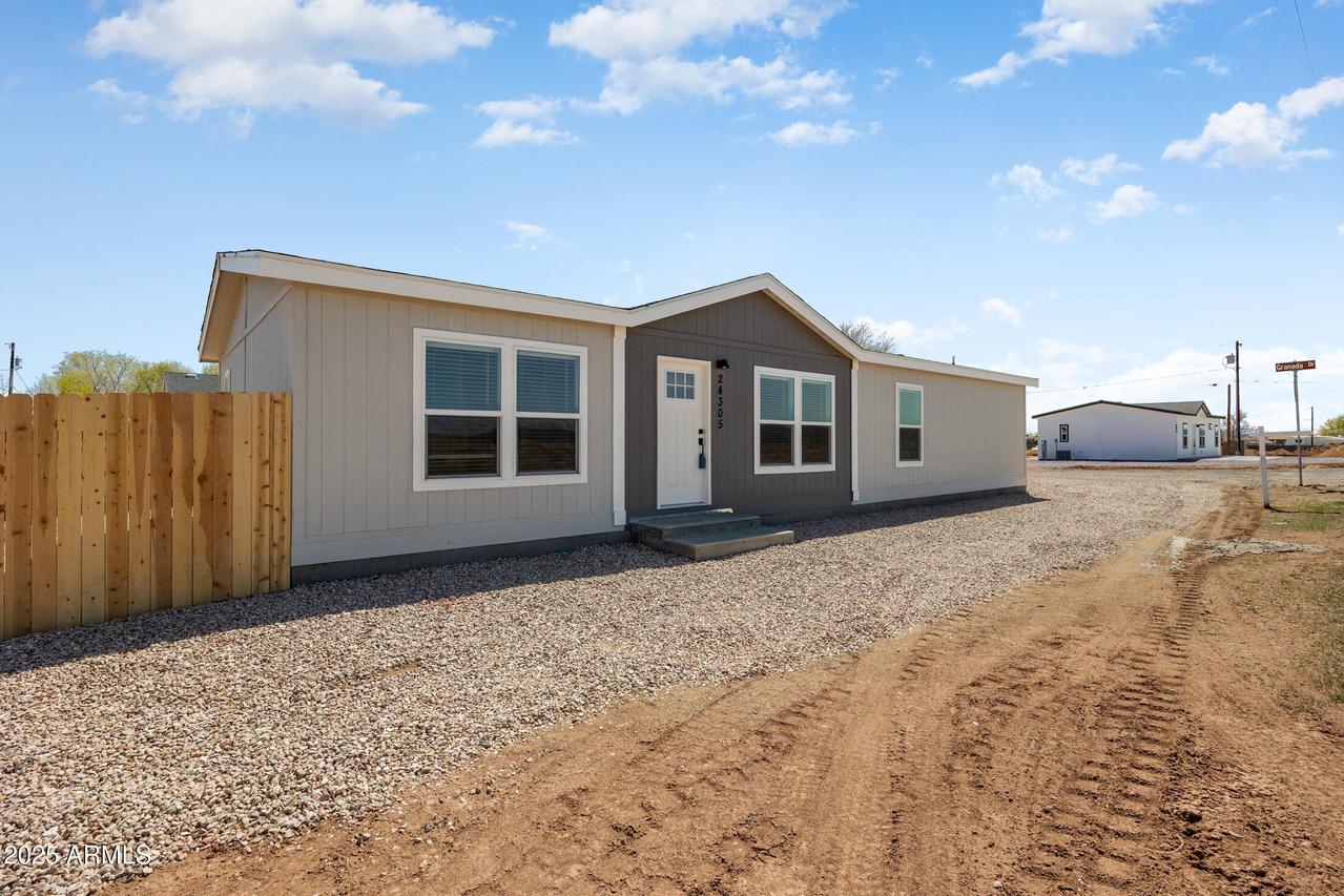 480 W Granada Dr., Paulden, AZ 86334
