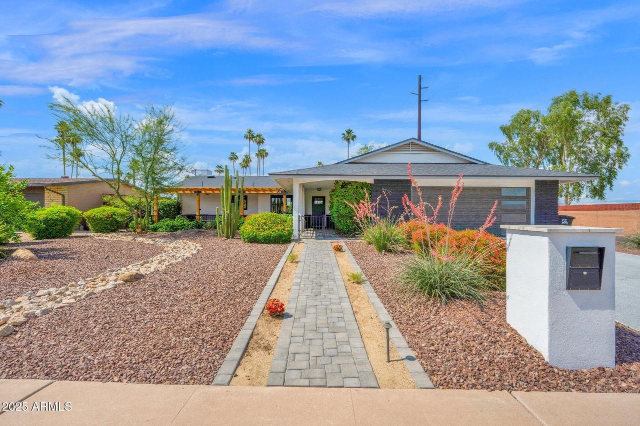 8730 E Montecito Ave., Scottsdale, AZ 85251