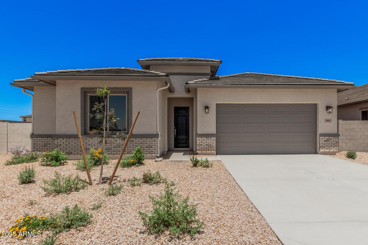 6952 E Brushy Bill Rd., San Tan Valley, AZ 85143