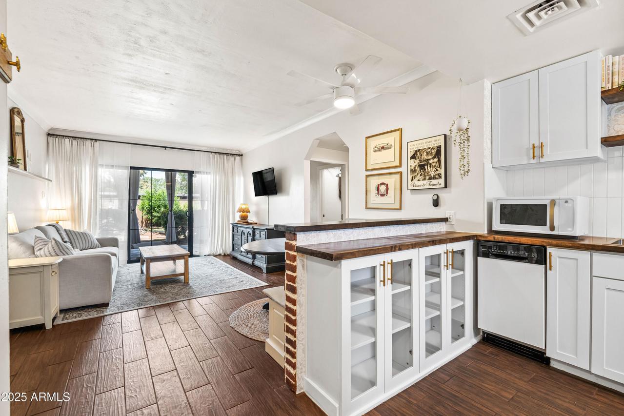6125 E Indian School Rd. #111, Scottsdale, AZ 85251