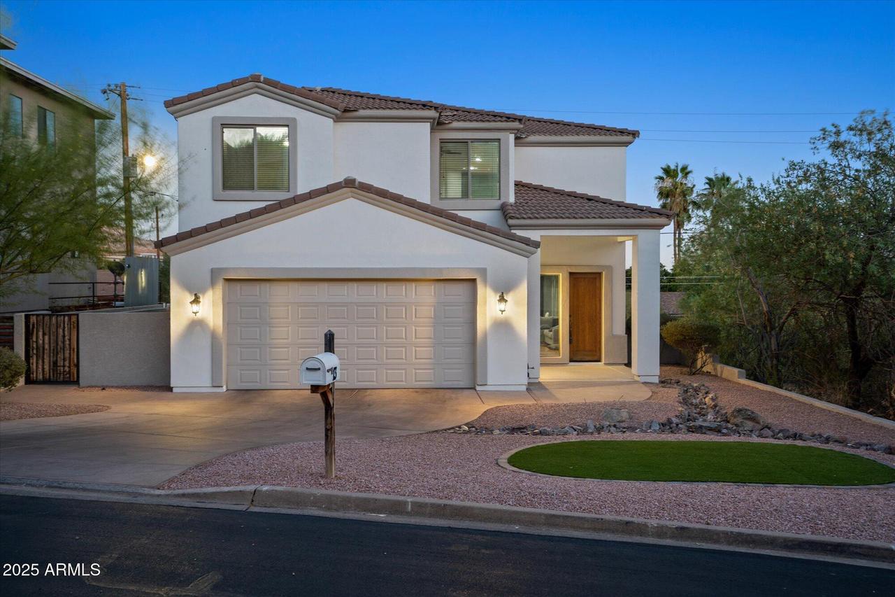 13 E Foothill Dr., Phoenix, AZ 85020