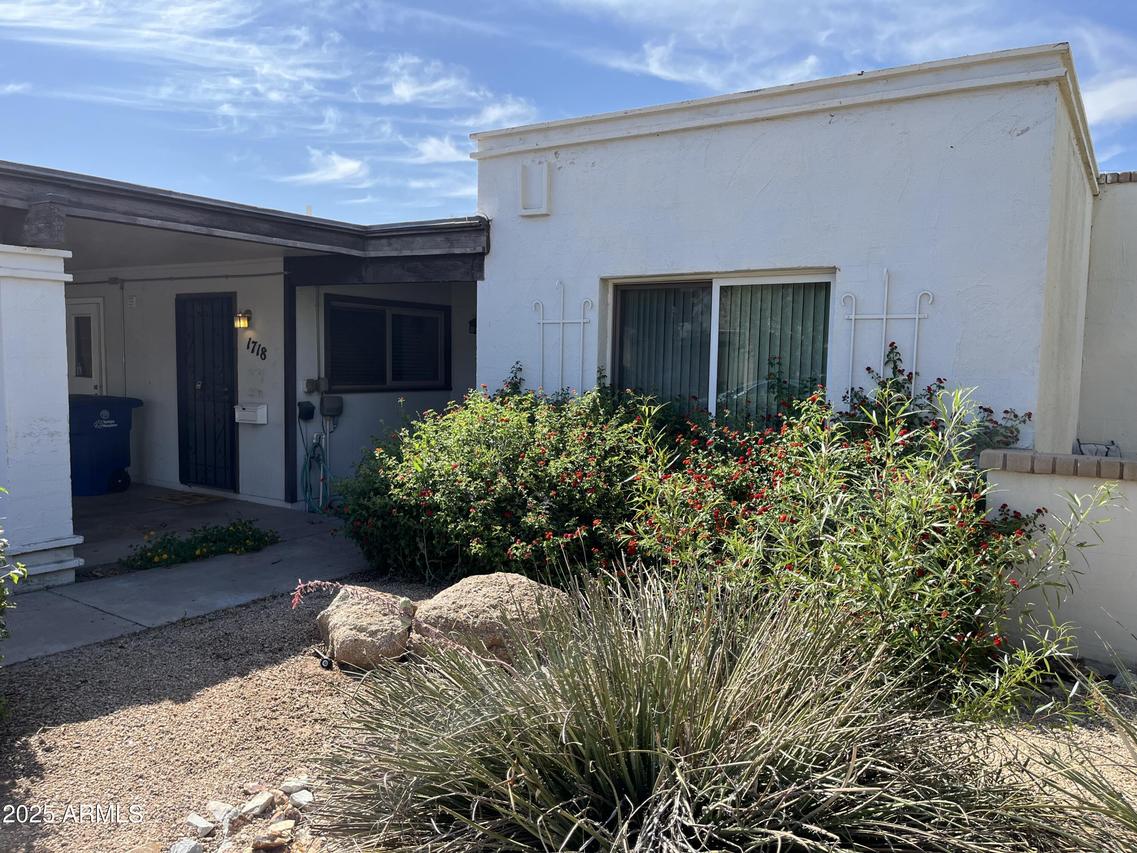 1718 E Gaylon Dr., Tempe, AZ 85282
