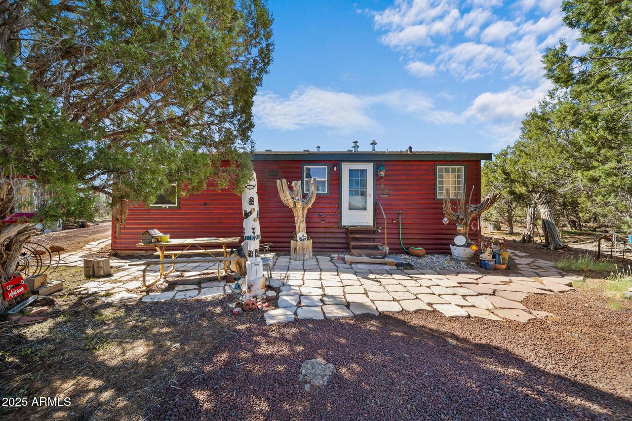 7957 Lake Land Rd., Show Low, AZ 85901