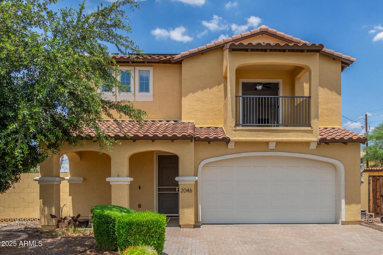 2046 E Paradise Ln., Phoenix, AZ 85022