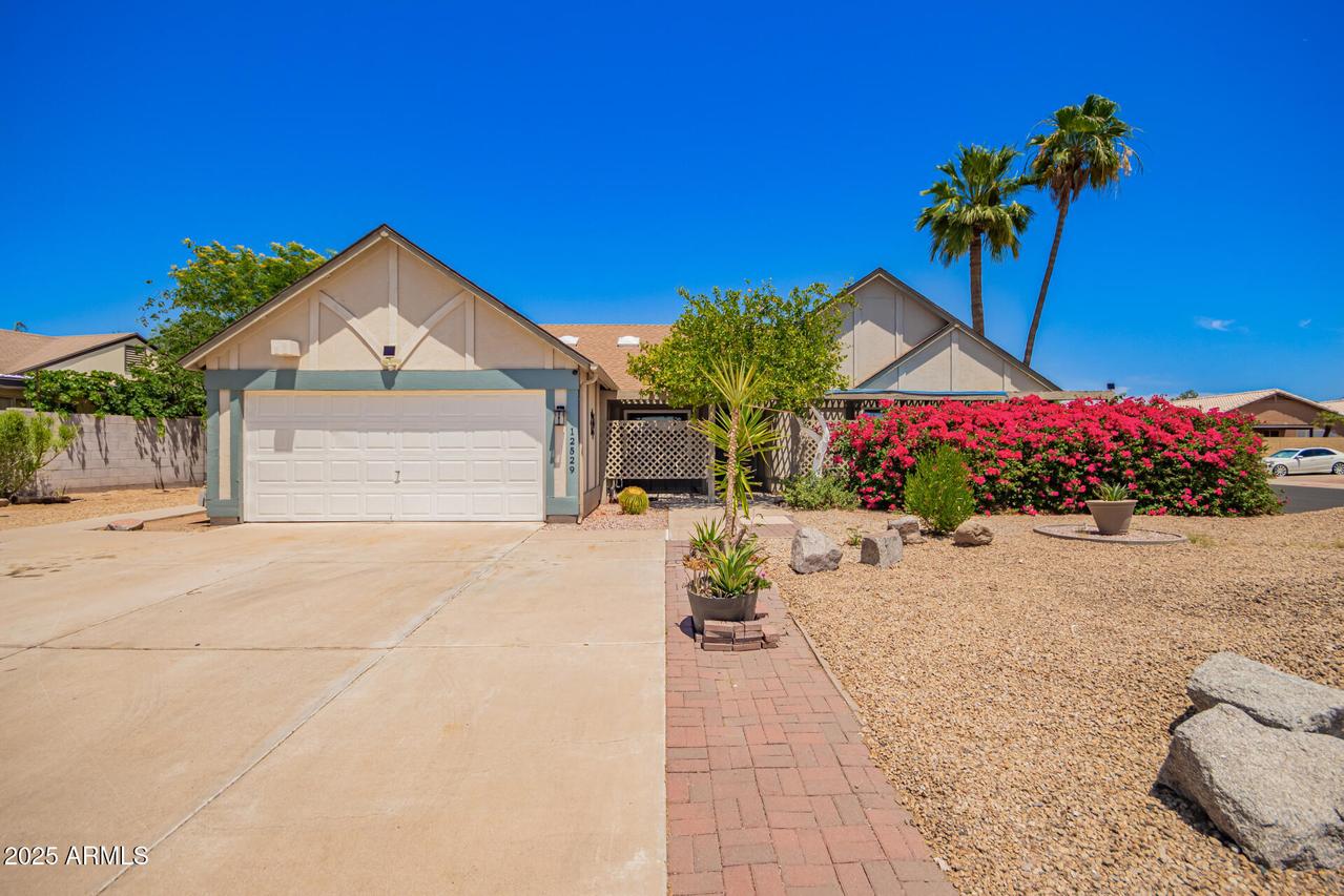 12529 N 83rd Ln., Peoria, AZ 85381