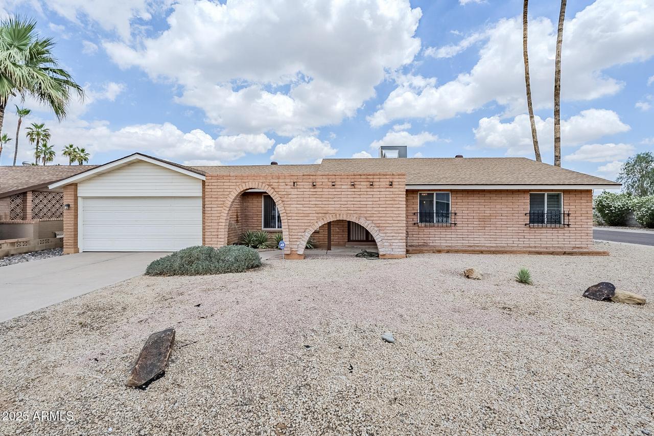 11631 N 30th St., Phoenix, AZ 85028