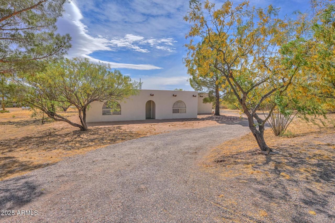 8049 S High Rd., Hereford, AZ 85615
