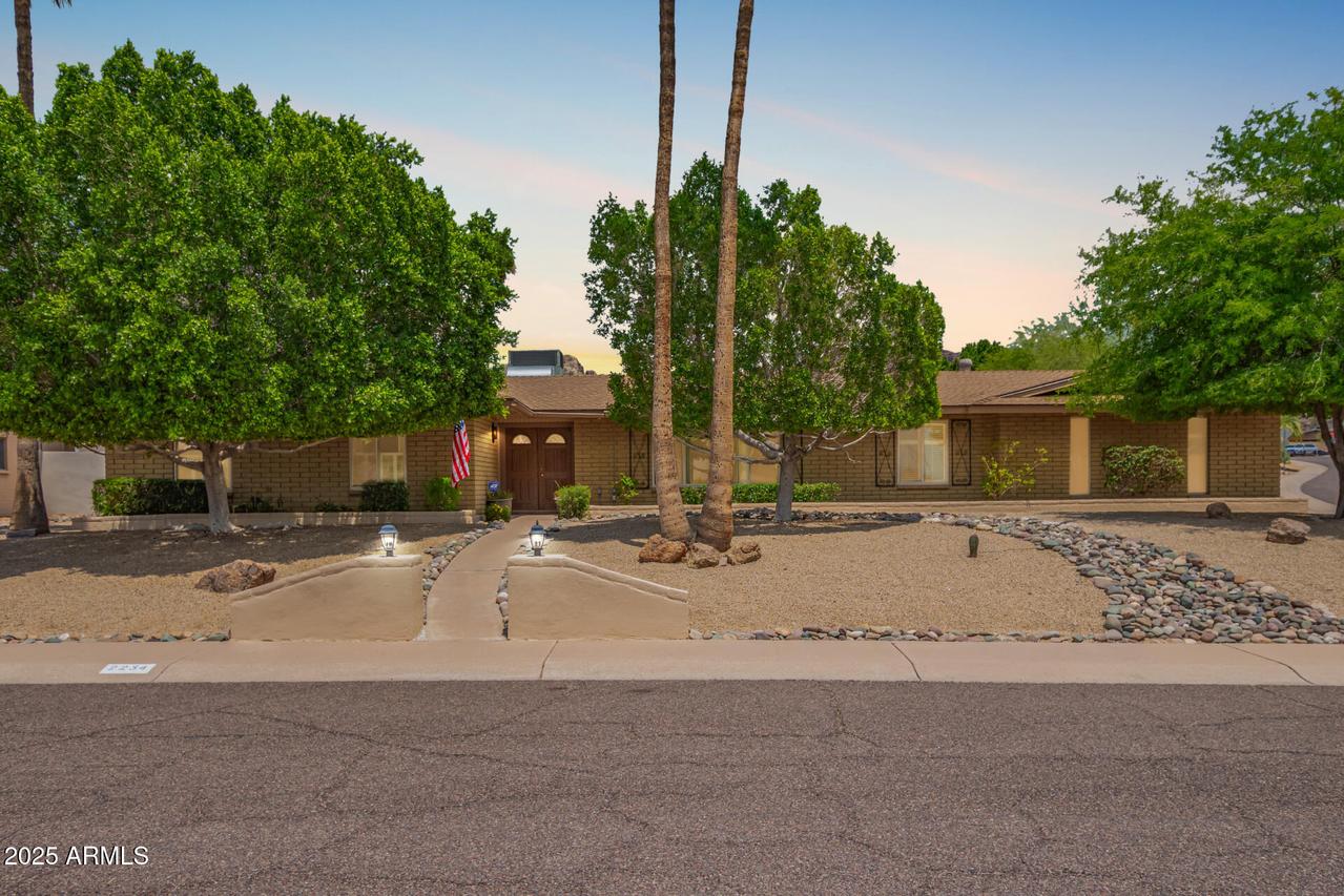 2234 E Lawrence Rd., Phoenix, AZ 85016
