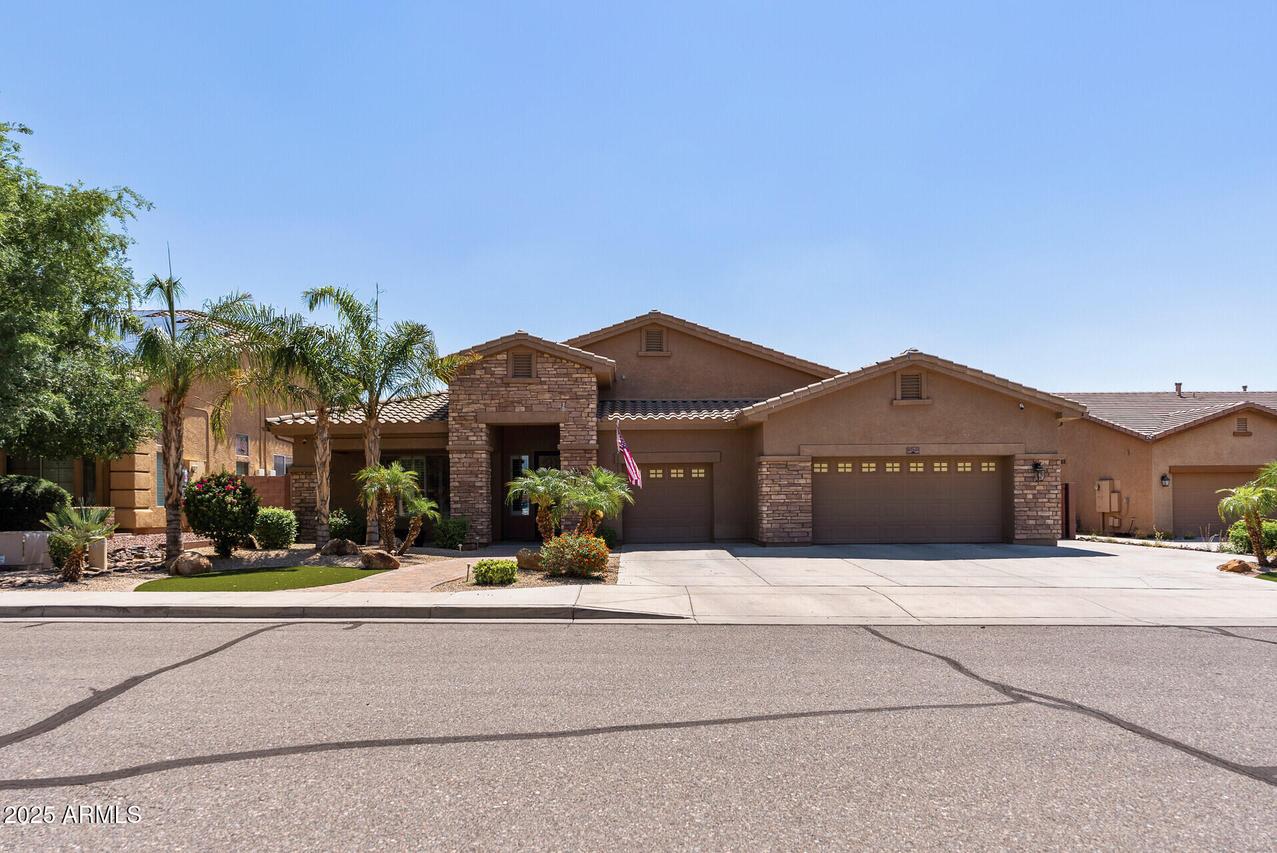 27421 N 22nd Ln., Phoenix, AZ 85085