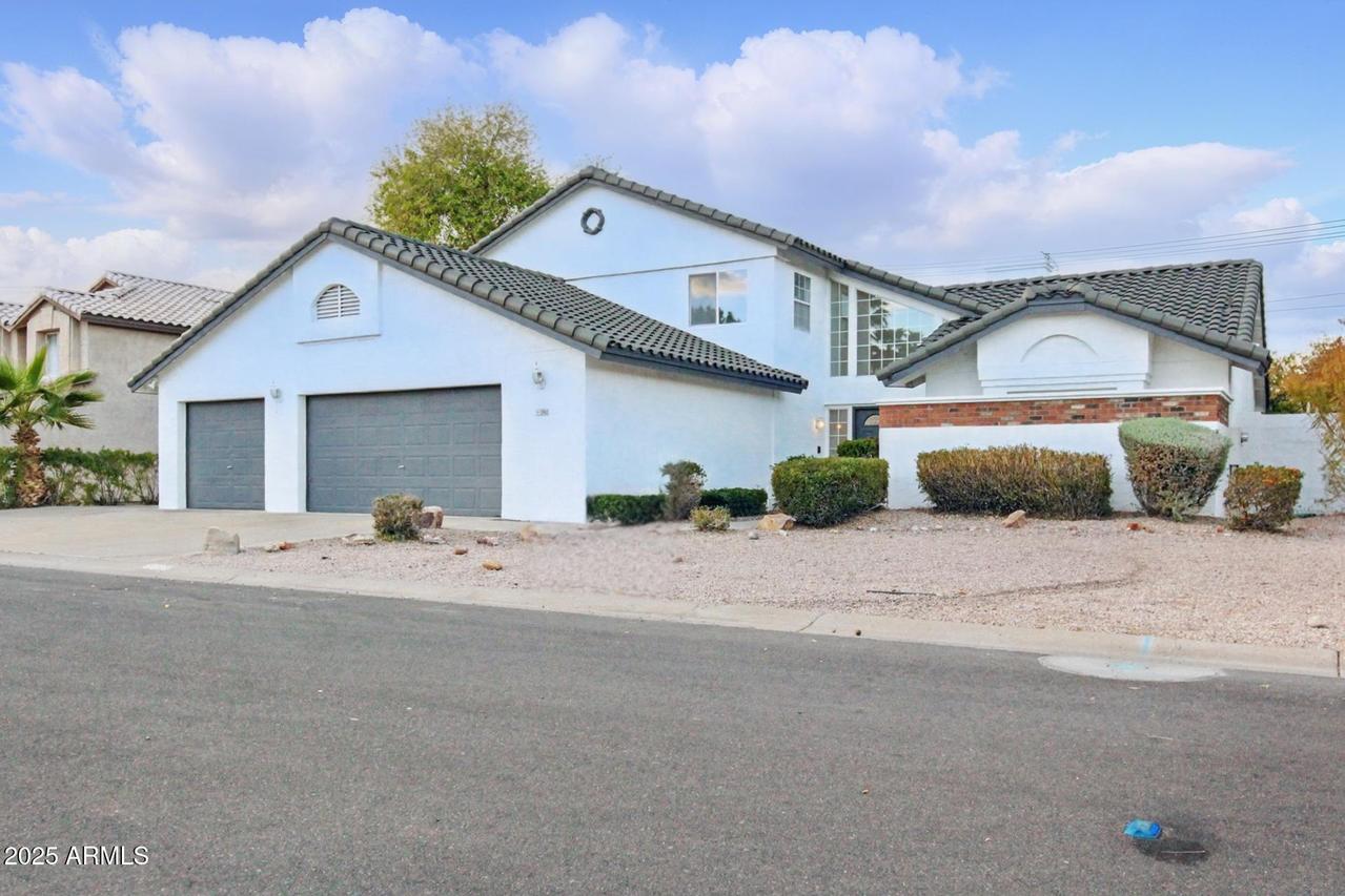 5742 W Shannon St., Chandler, AZ 85226