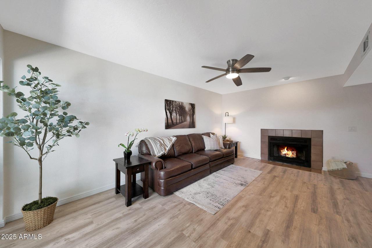 850 S River Dr. #1047, Tempe, AZ 85281