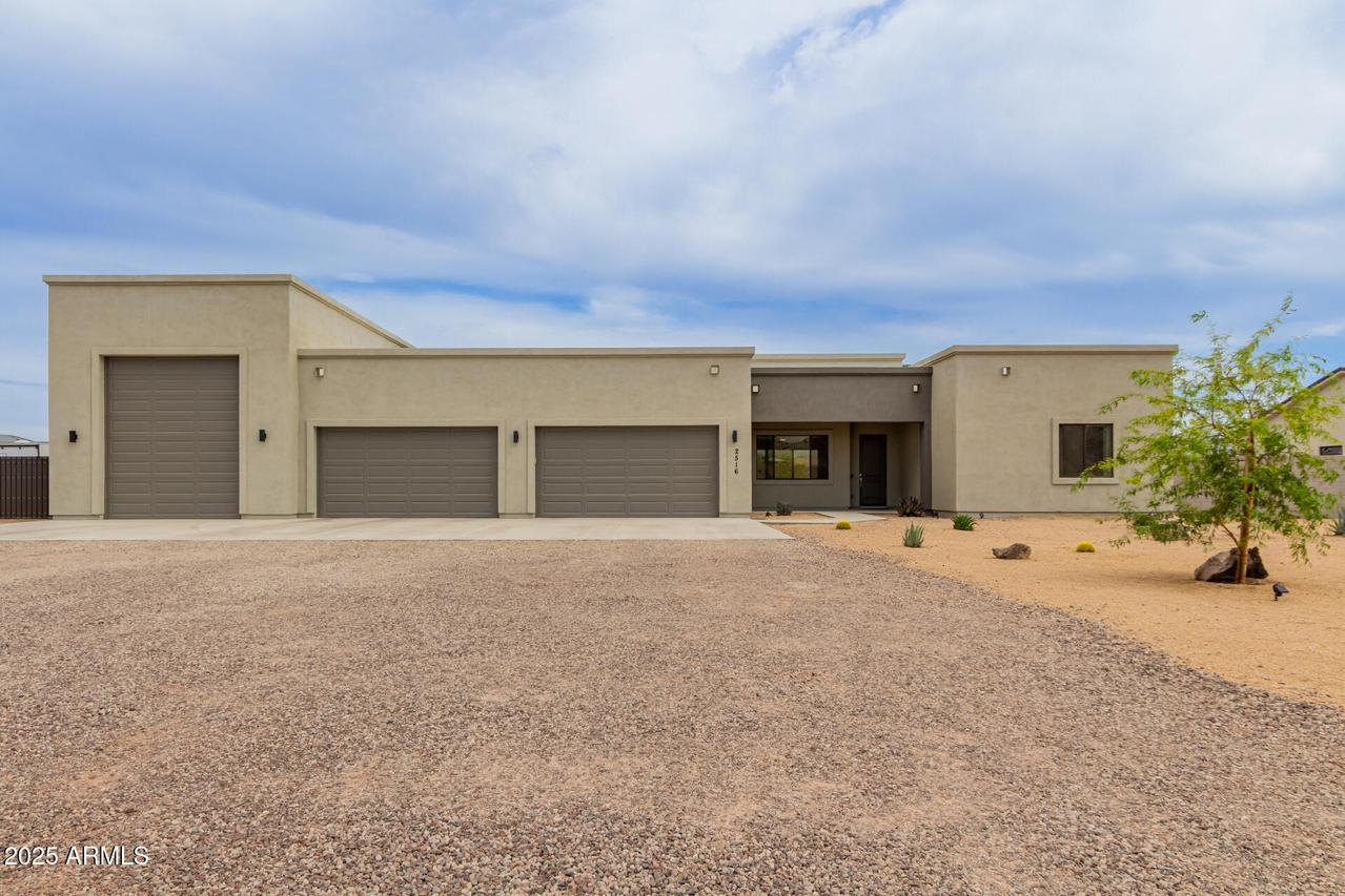 2516 W Joy Ranch Rd., Phoenix, AZ 85086